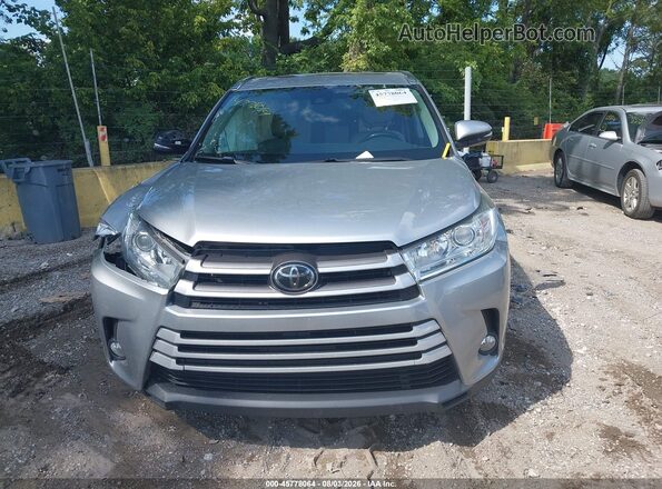 5TDJZRFH1JS850827 2018 TOYOTA HIGHLANDER Silver ხელსაწყოთა პანელის ხედი