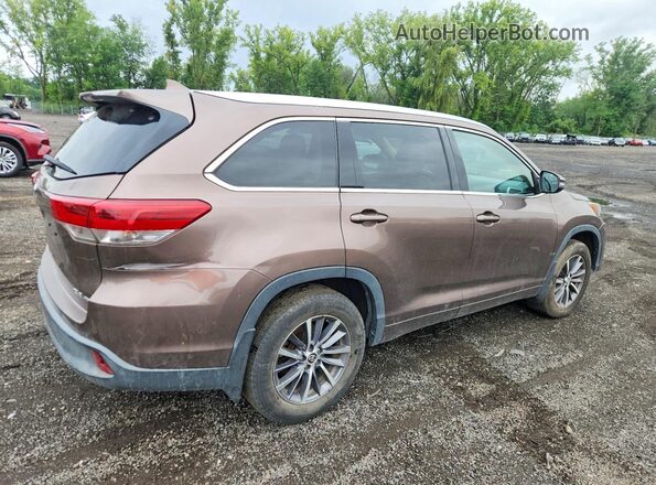 5TDJZRFH1JS902201 2018 TOYOTA HIGHLANDER Brown Trasero derecho