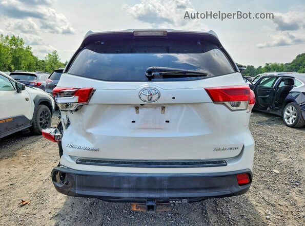 5TDJZRFH1KS567863 2019 TOYOTA HIGHLANDER White Вид ззаду