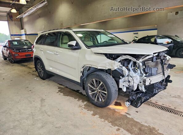 5TDJZRFH1KS701299 2019 TOYOTA HIGHLANDER White Front right
