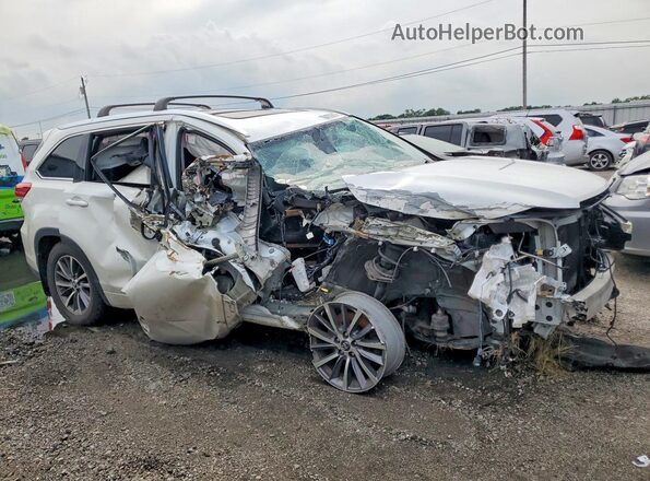 5TDJZRFH2HS369950 2017 TOYOTA HIGHLANDER White Передня права чверть