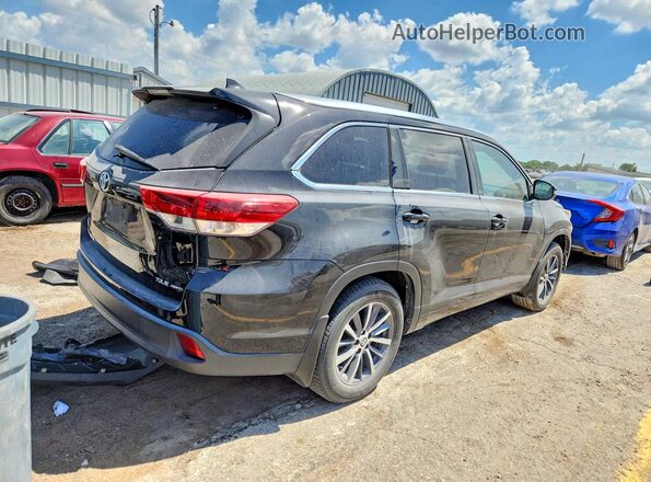 5TDJZRFH2HS383993 2017 TOYOTA HIGHLANDER Черный Задняя правая четверть