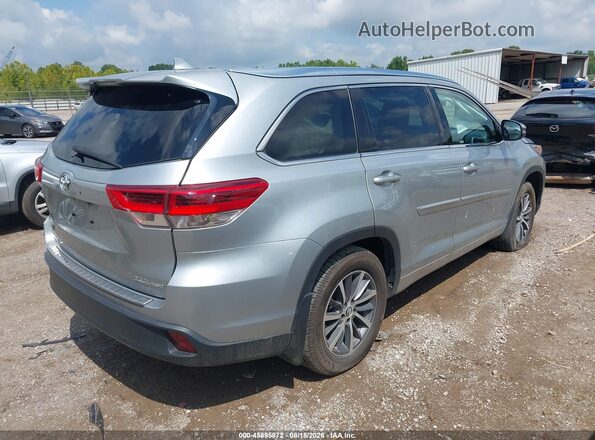 5TDJZRFH2JS523966 2018 TOYOTA HIGHLANDER Silver Trasero derecho