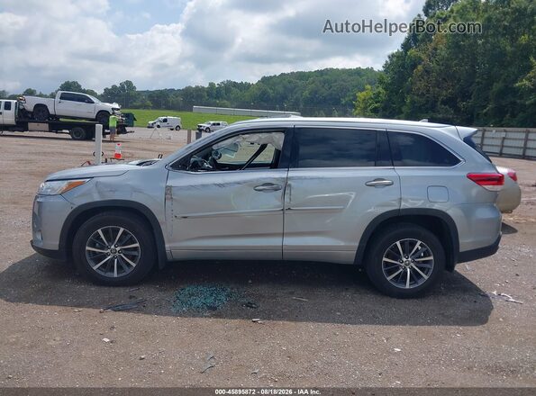 5TDJZRFH2JS523966 2018 TOYOTA HIGHLANDER Silver Vista interior de 360 grados
