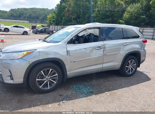 5TDJZRFH2JS523966 2018 TOYOTA HIGHLANDER Silver Vista frontal