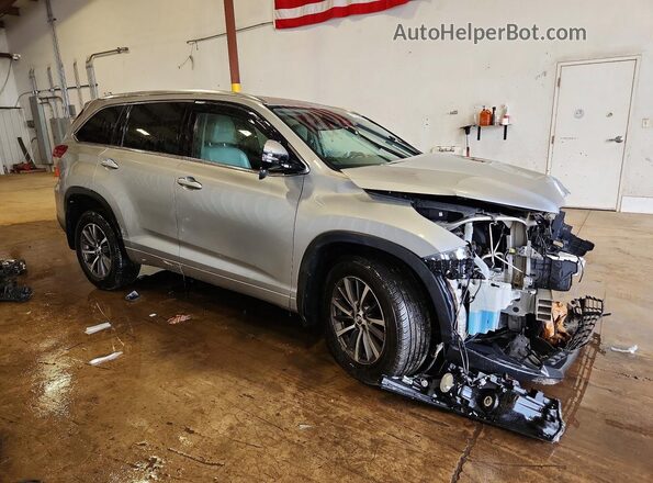 5TDJZRFH3HS395831 2017 TOYOTA HIGHLANDER Silver Przód prawy