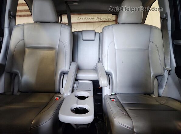 5TDJZRFH3HS395831 2017 TOYOTA HIGHLANDER Silver Widok tylnych siedzeń