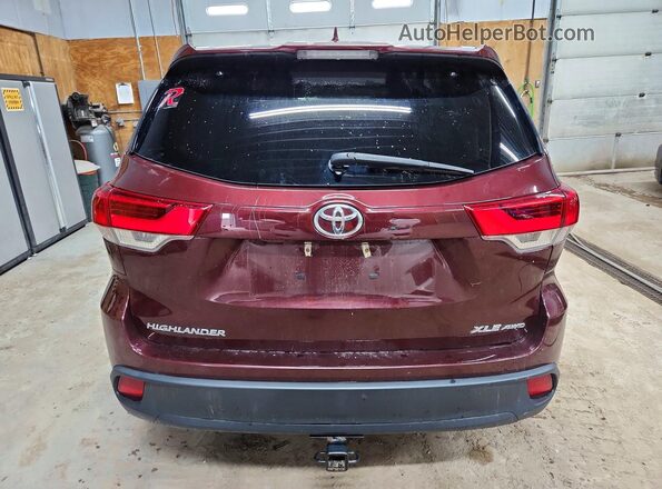5TDJZRFH3KS724681 2019 TOYOTA HIGHLANDER Burgundy Widok z tyłu
