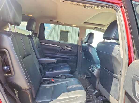 5TDJZRFH4HS456989 2017 TOYOTA HIGHLANDER Red Vista de los asientos traseros