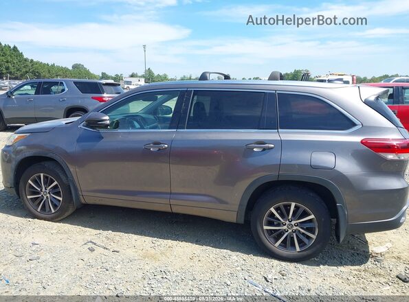 5TDJZRFH4HS466115 2017 TOYOTA HIGHLANDER Gray უკანა სალონის ხედი