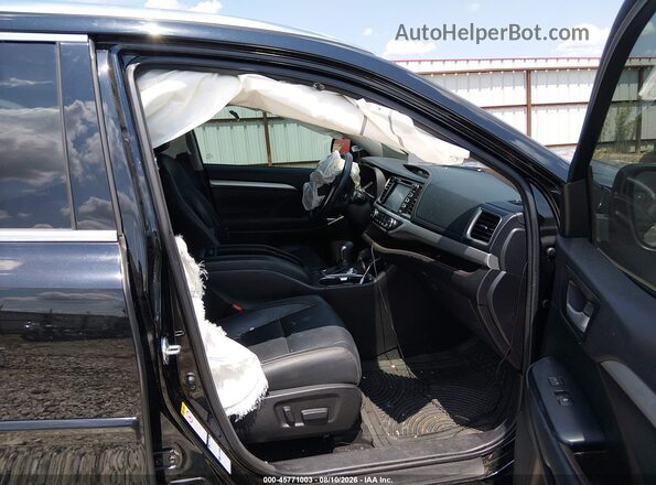 5TDJZRFH5HS426531 2017 TOYOTA HIGHLANDER Черный Вид салона спереди