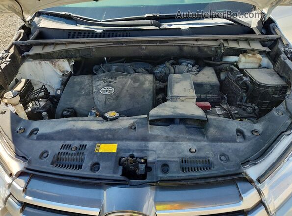 5TDJZRFH5HS440641 2017 TOYOTA HIGHLANDER White Engine compartment view