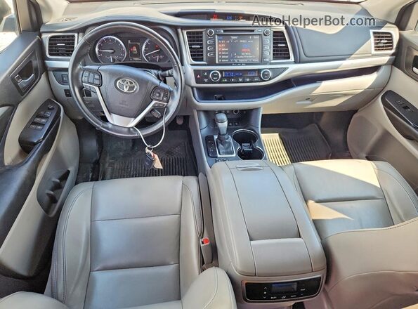 5TDJZRFH5HS440641 2017 TOYOTA HIGHLANDER White Dashboard view