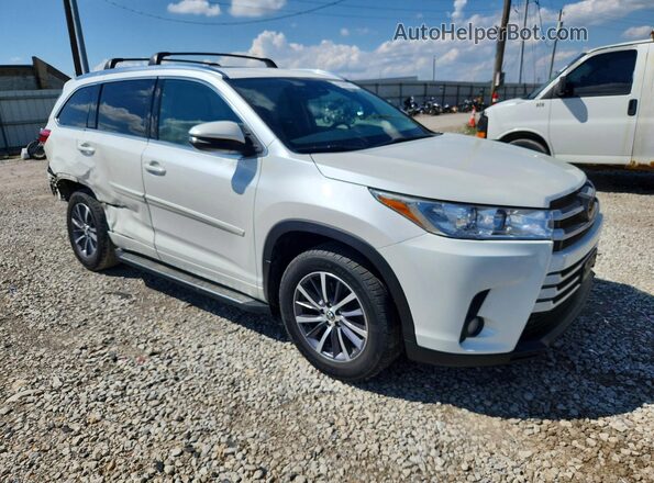 5TDJZRFH5HS440641 2017 TOYOTA HIGHLANDER White Front right