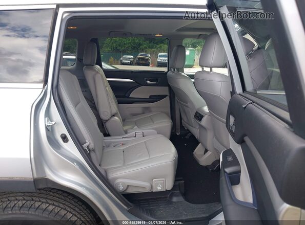 5TDJZRFH5JS818060 2018 TOYOTA HIGHLANDER Silver Vista de la etiqueta del VIN