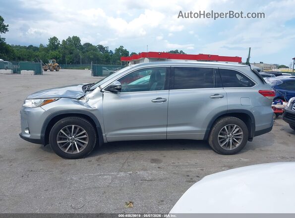 5TDJZRFH5JS818060 2018 TOYOTA HIGHLANDER Silver Vista interior de 360 grados