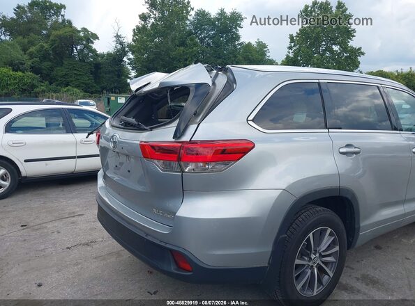 5TDJZRFH5JS818060 2018 TOYOTA HIGHLANDER Silver 