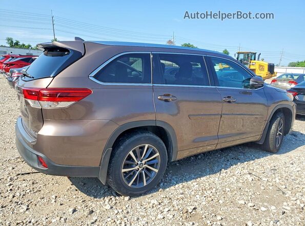 5TDJZRFH5JS845050 2018 TOYOTA HIGHLANDER Tan Tył prawy