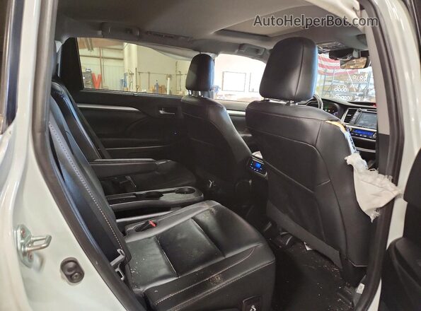 5TDJZRFH6KS593763 2019 TOYOTA HIGHLANDER White Rear interior view