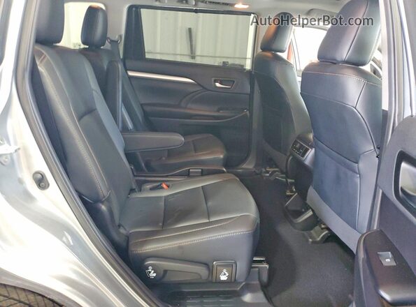 5TDJZRFH6KS734153 2019 TOYOTA HIGHLANDER Silver Вид задньої частини салону