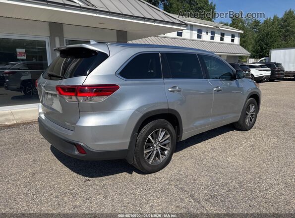 5TDJZRFH7HS362671 2017 TOYOTA HIGHLANDER Silver Tył prawy