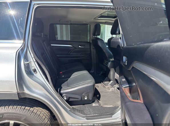5TDJZRFH7HS362671 2017 TOYOTA HIGHLANDER Silver Widok naklejki z numerem VIN