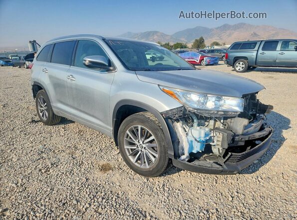 5TDJZRFH7HS510690 2017 TOYOTA HIGHLANDER Серебряный Передняя правая четверть