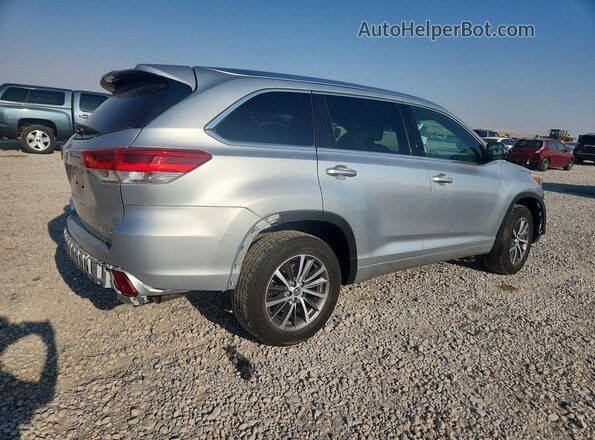 5TDJZRFH7HS510690 2017 TOYOTA HIGHLANDER Серебряный Задняя правая четверть