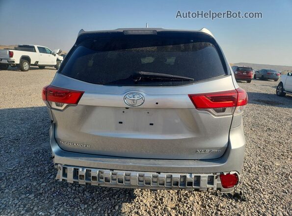 5TDJZRFH7HS510690 2017 TOYOTA HIGHLANDER Серебряный Вид сзади