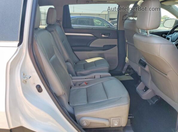 5TDJZRFH7HS514481 2017 TOYOTA HIGHLANDER Cream Вид задньої частини салону