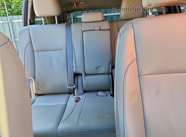 5TDJZRFH8JS832311 2018 TOYOTA HIGHLANDER Black Հետևի նստատեղերի տեսք