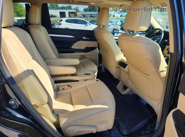 5TDJZRFH8KS736809 2019 TOYOTA HIGHLANDER Black Вид задньої частини салону
