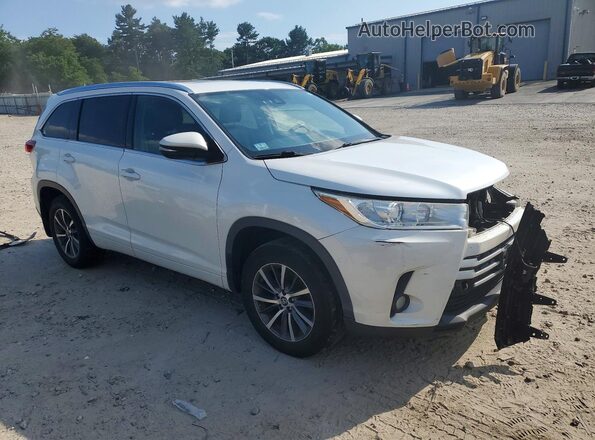 5TDJZRFH9HS365474 2017 TOYOTA HIGHLANDER Белый Передняя правая четверть