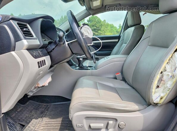 5TDJZRFH9HS460911 2017 TOYOTA HIGHLANDER Черный Вид салона спереди