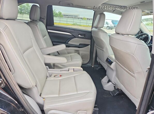 5TDJZRFH9JS498693 2018 TOYOTA HIGHLANDER Black უკანა სალონის ხედი