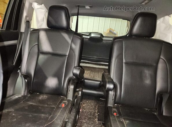 5TDJZRFH9KS599332 2019 TOYOTA HIGHLANDER White უკანა სავარძლების ხედი