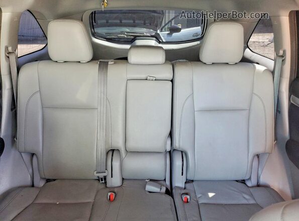 5TDJZRFHXHS381022 2017 TOYOTA HIGHLANDER Silver უკანა სავარძლების ხედი