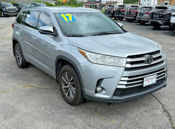 5TDJZRFHXHS398290 2017 TOYOTA HIGHLANDER Silver Przód prawy