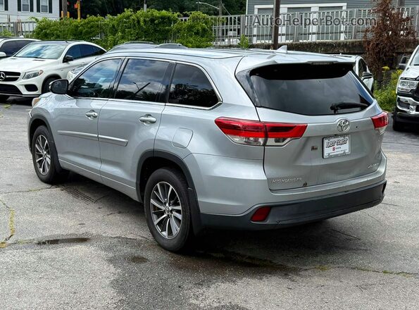 5TDJZRFHXHS398290 2017 TOYOTA HIGHLANDER Silver Tył lewy
