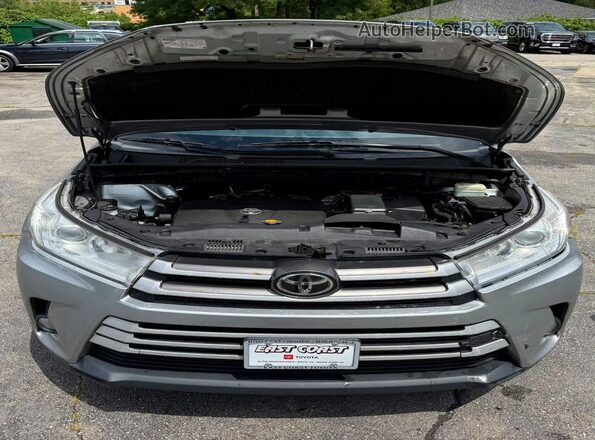 5TDJZRFHXHS398290 2017 TOYOTA HIGHLANDER Silver Widok wnętrza z przodu