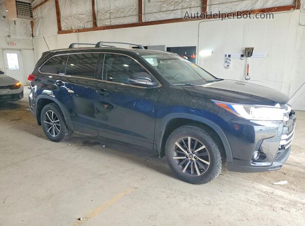 5TDJZRFHXHS518766 2017 TOYOTA HIGHLANDER Черный Передняя правая четверть