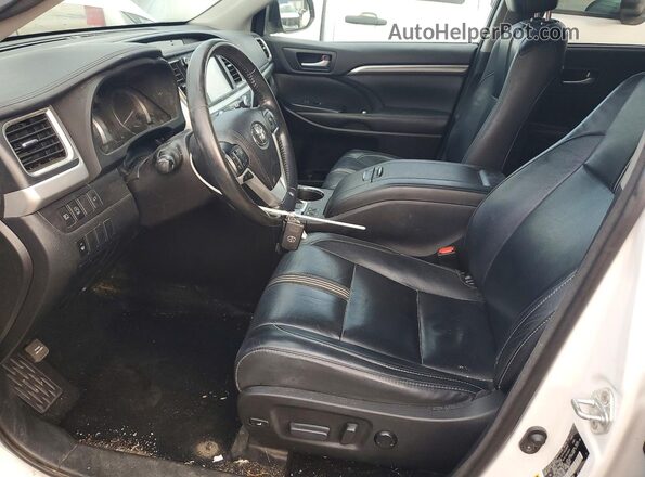5TDJZRFHXJS851801 2018 TOYOTA HIGHLANDER White Front interior view