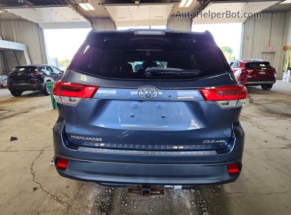 5TDJZRFHXJS907753 2018 TOYOTA HIGHLANDER Blue Rear view