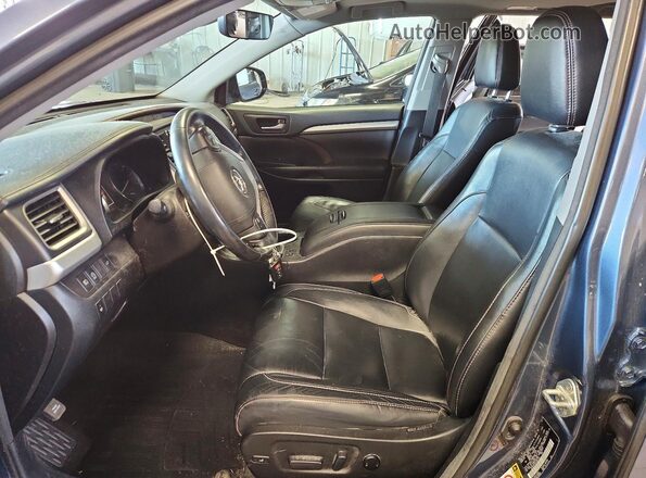 5TDJZRFHXJS907753 2018 TOYOTA HIGHLANDER Blue Front interior view