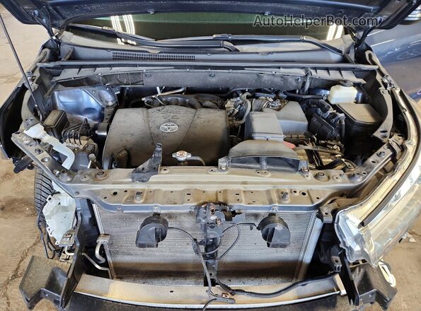 5TDJZRFHXJS907753 2018 TOYOTA HIGHLANDER Blue Engine compartment view