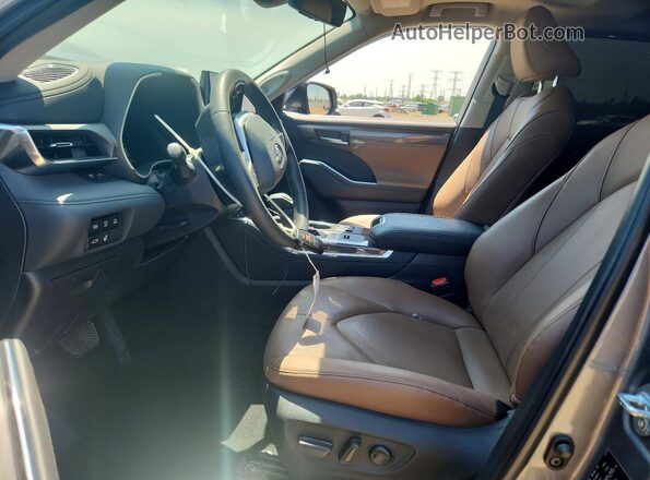 5TDKBRCH7SS655393 2025 TOYOTA HIGHLANDER Gray წინა სალონის ხედი