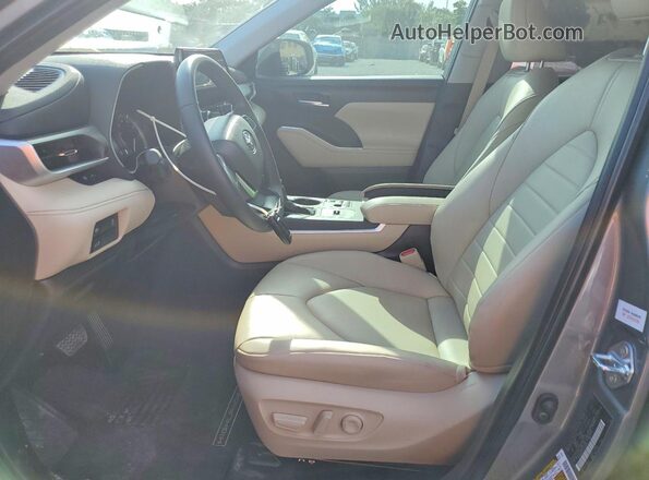 5TDKDRAH1SS558204 2025 TOYOTA HIGHLANDER Silver Front interior view