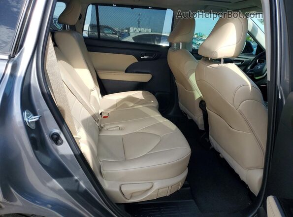 5TDKDRAH1SS558204 2025 TOYOTA HIGHLANDER Silver Rear interior view