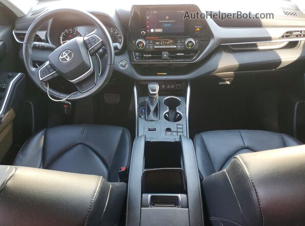 5TDKDRAH3PS032244 2023 TOYOTA HIGHLANDER White Vista del salpicadero
