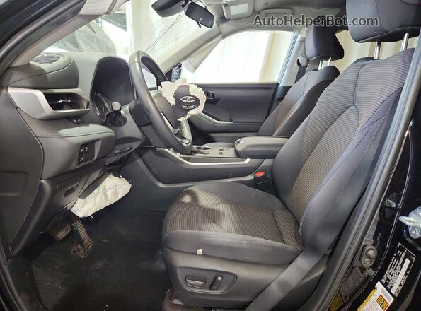 5TDKDRAHXPS504309 2023 TOYOTA HIGHLANDER Черный Вид салона спереди